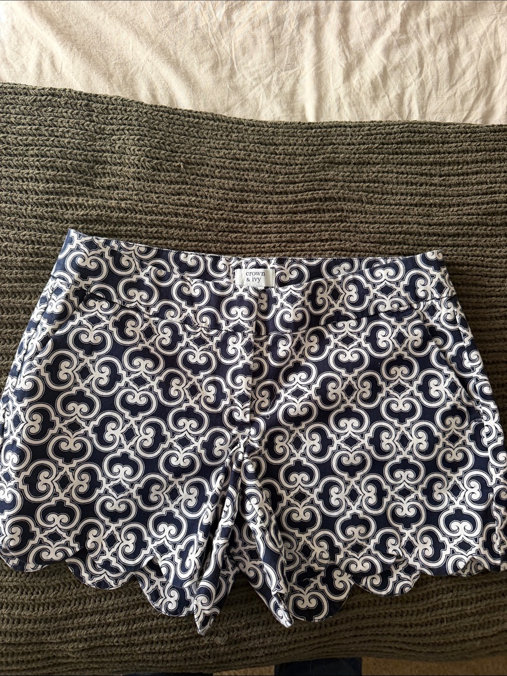 crown & ivy Navy and White Geometric Scallop Hem Shorts